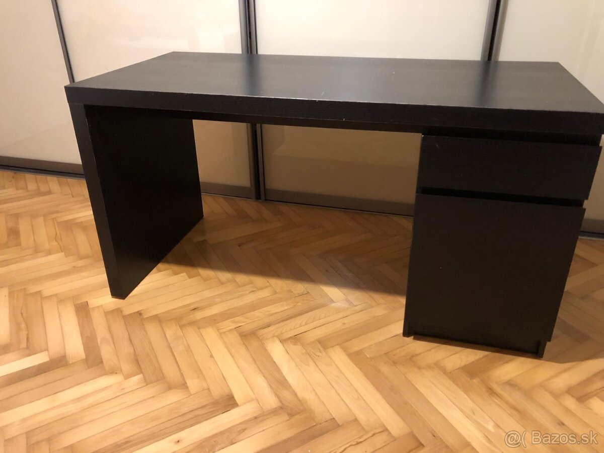 Písací stôl Ikea MALM - čierny