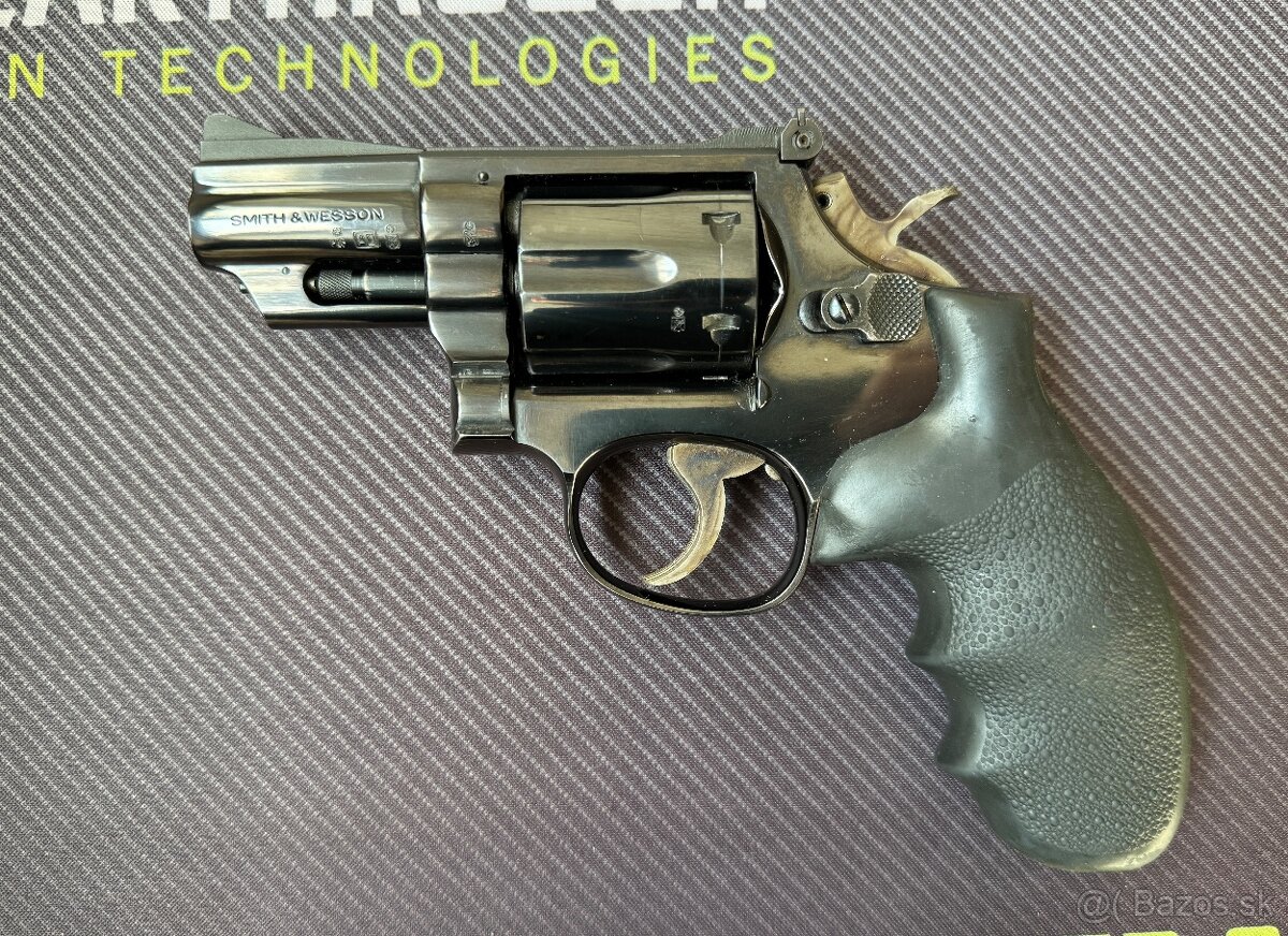 Predám revolver Smith Wesson 19-3 .357 magnum