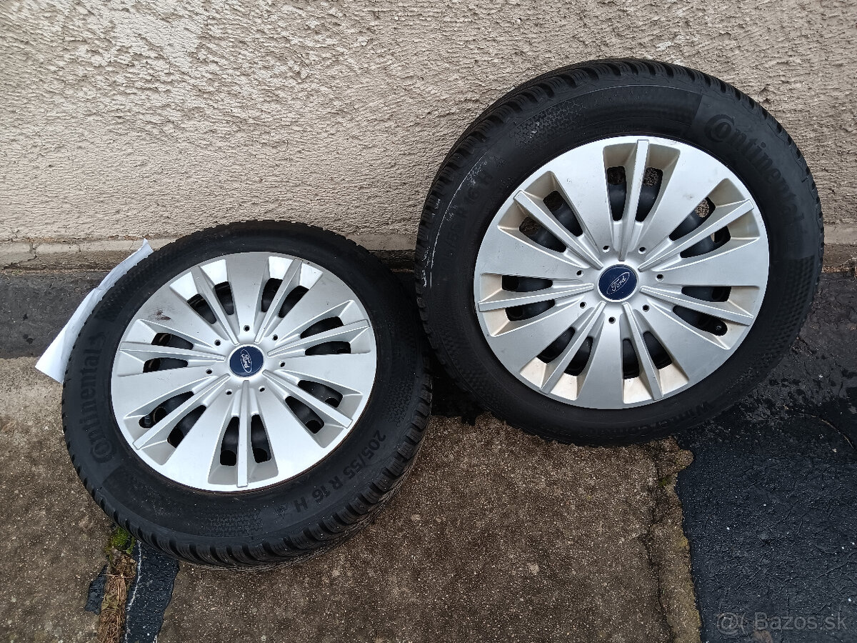 Kolesá so zimnými pneu. Continental 205/55 R16 na Ford Focus