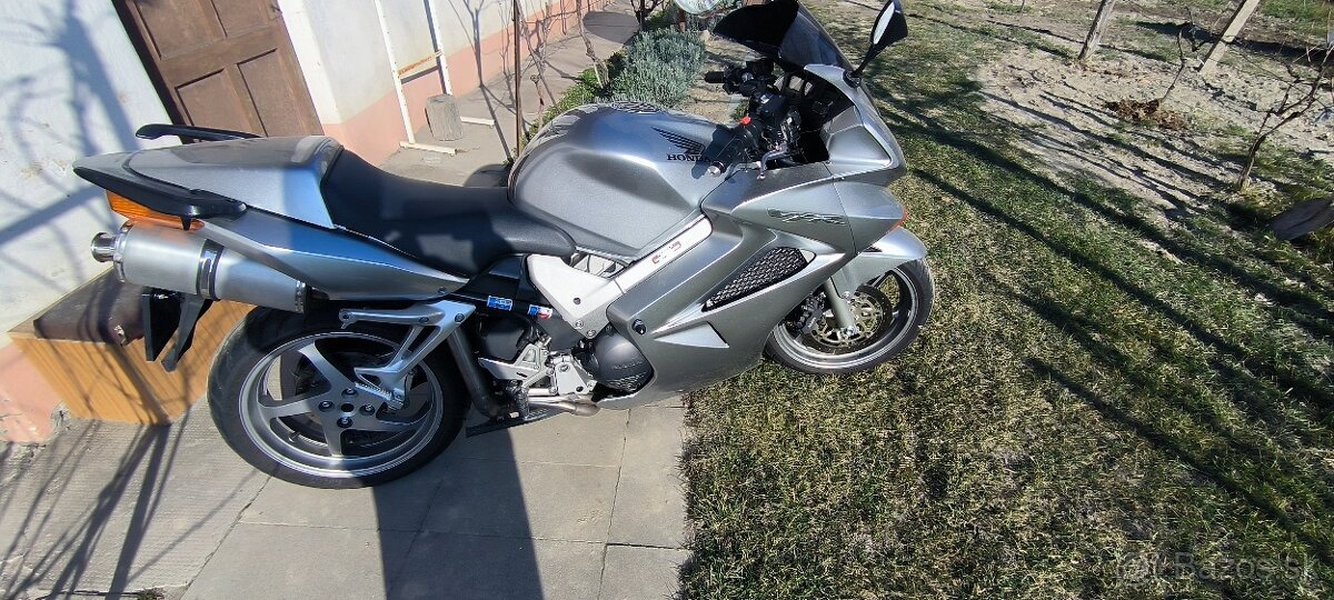 Honda vfr 800