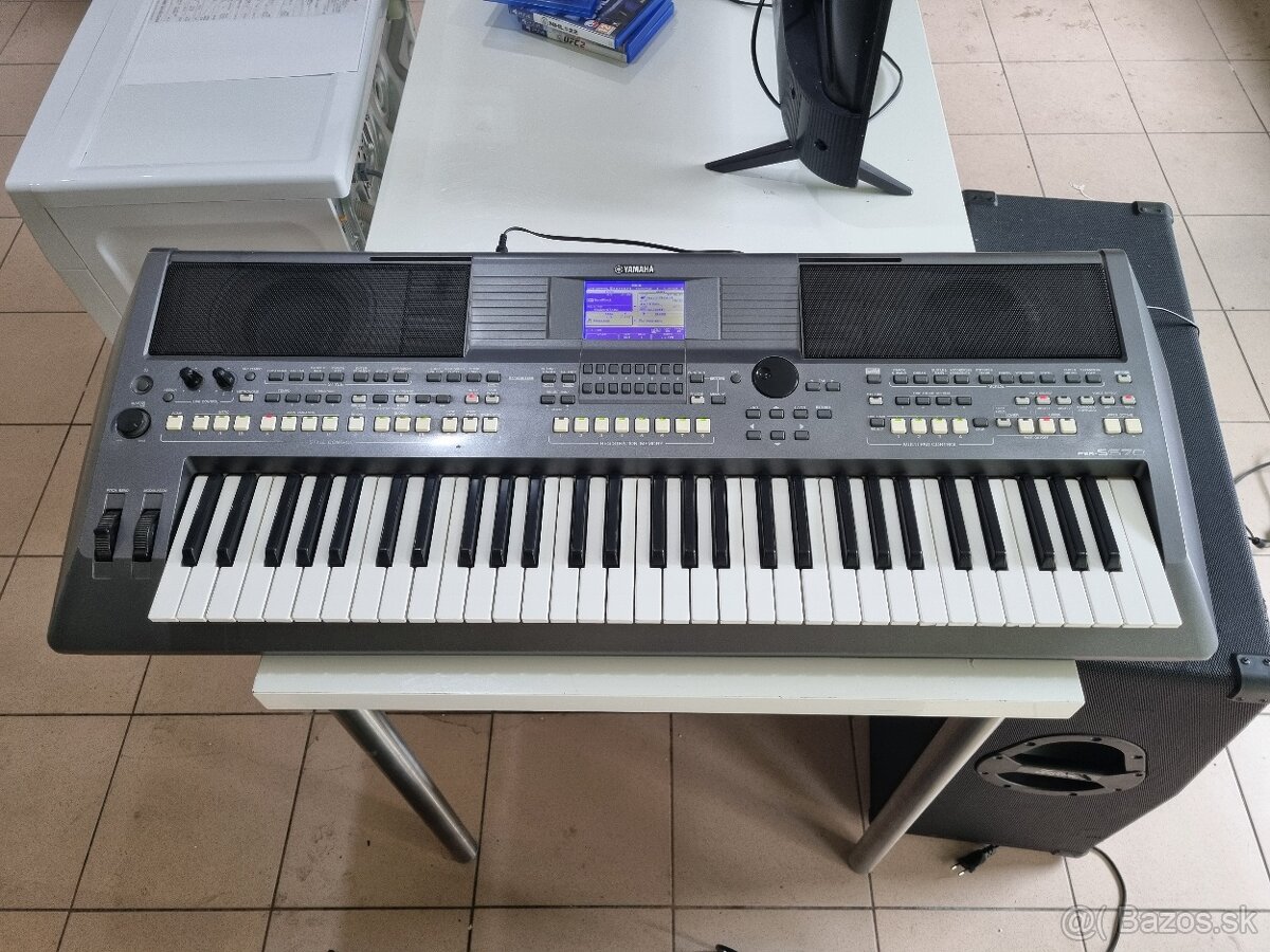 klávesy Yamaha PSR S670
