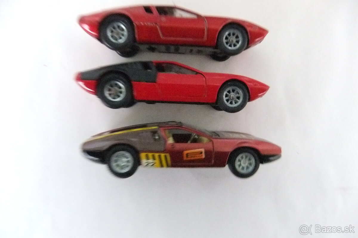 De Tomaso Mangusta od SOLIDO a PILEN mierka 1:43