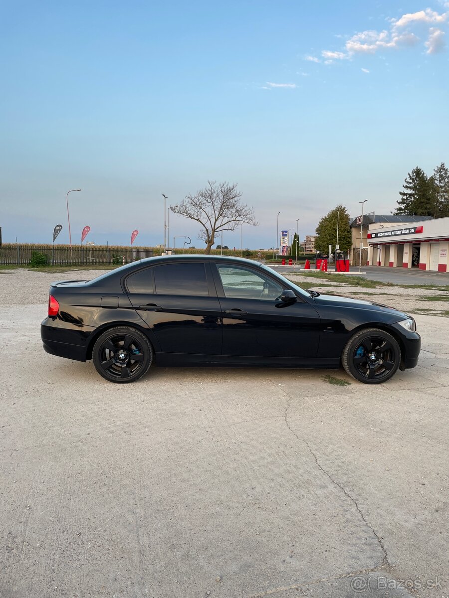 BMW e90 320i