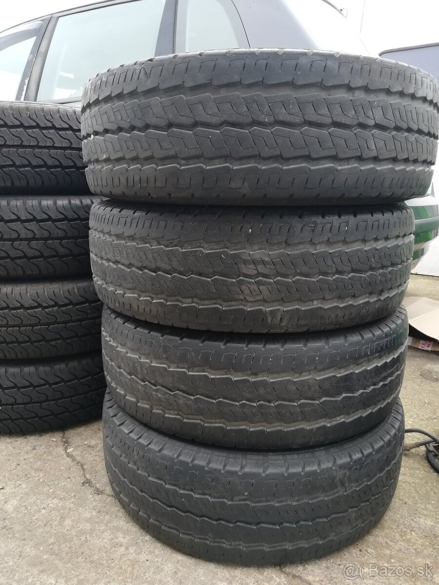 PREDAM LETNE ZATAZOVE DODAVKOVE PNEU 215/70R15CP