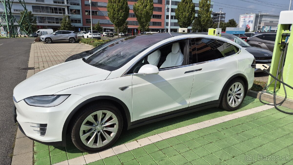 Tesla model x P90D