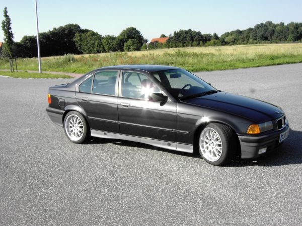 bmw rozpredaj na suciastky	325tds m51 motor top stav,zadne d