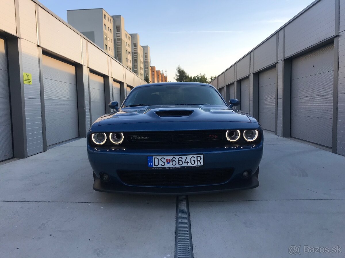 Dodge Challenger 6.4 V8