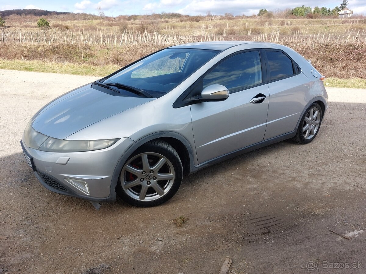 Predám Honda Civic 8g 1.8VTEC, 103kW