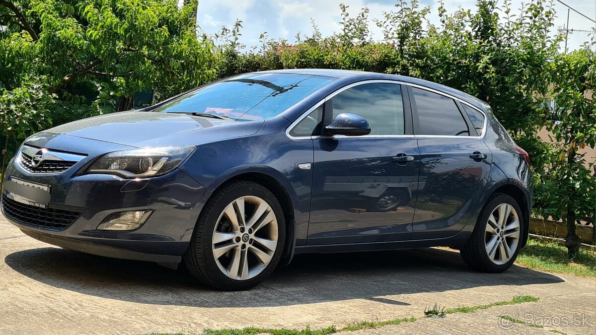 Opel Astra J