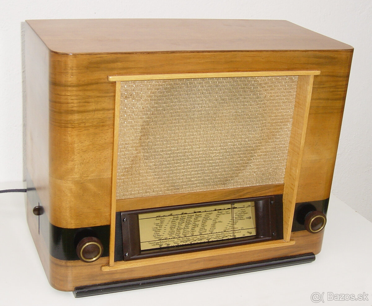 Staré rádio Loewe-Opta 1965GW