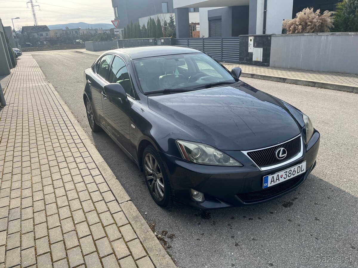 Lexus is220d