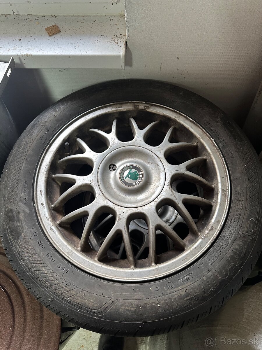 Predám pneu letné 205/55R16 Goodyear