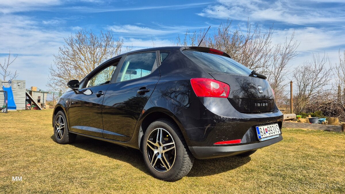 Seat Ibiza automat , benzín , slovenské auto .