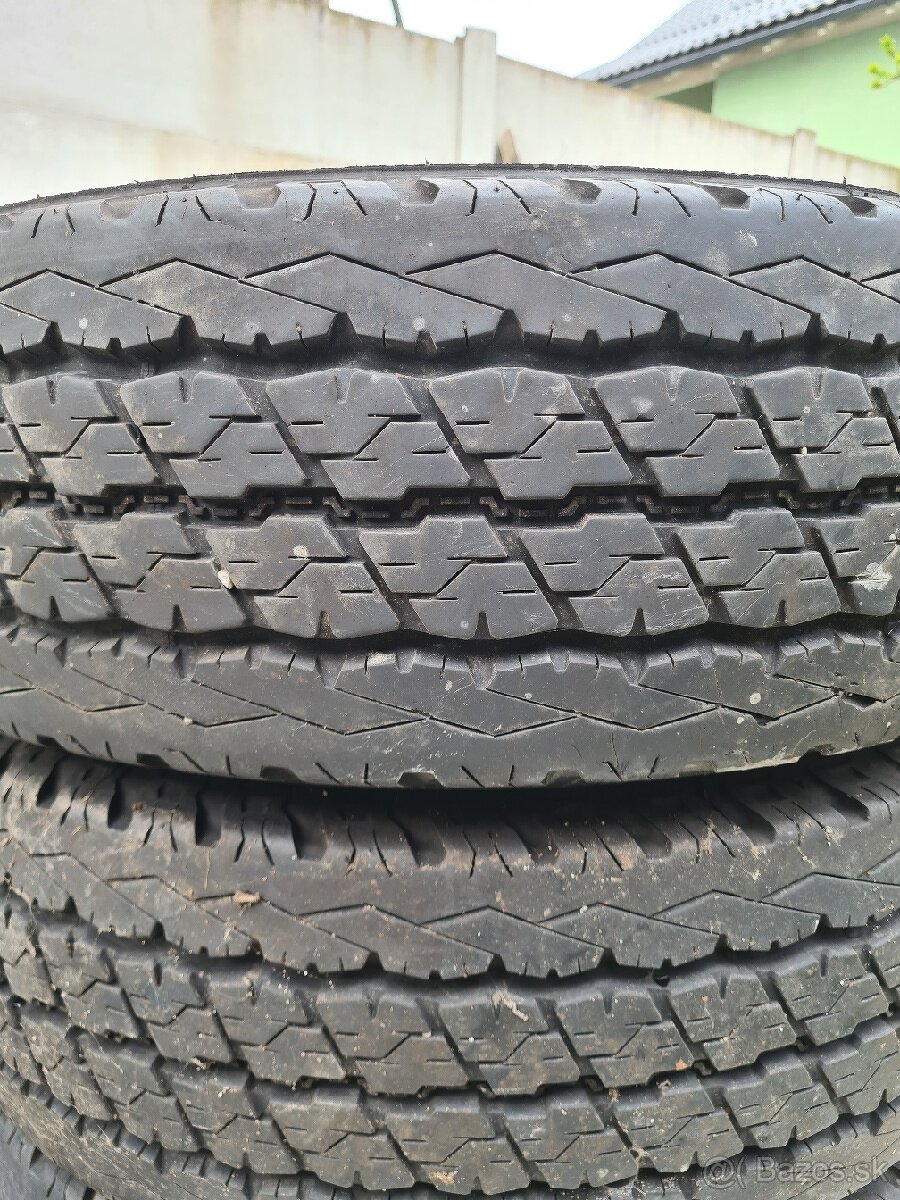 Predam letne pneu 215/70 R15 C, 175/65 R14 C, 215/55 R17