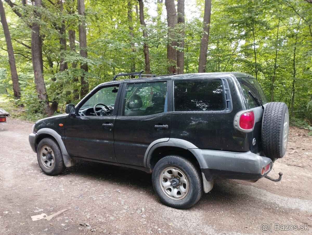 Rozpredam nissan terrano 2.7 tdi