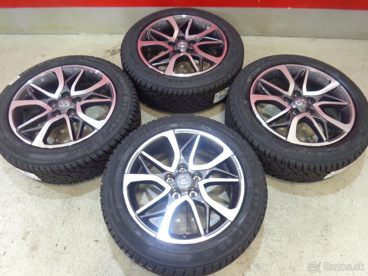 Toyota Yaris Cross zimna sada kolies 215/55R17