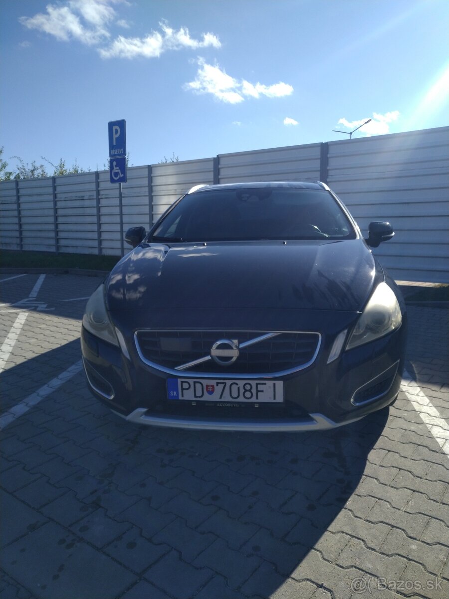 Volvo V60 D5 44