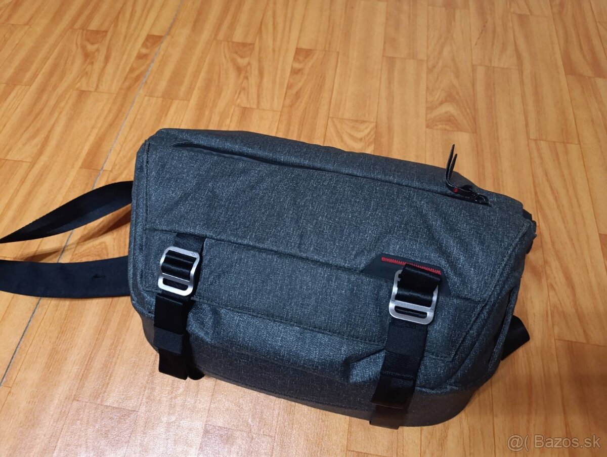 Peak Design Everyday Sling v1