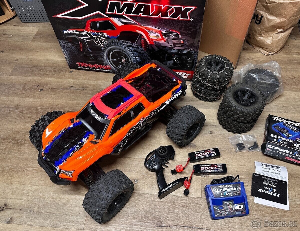 Traxxas X-Maxx 8S 1:5s 2x lipo, nabíječem, LED světly a dopl