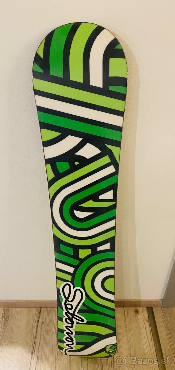 Salomon snowboard 152cm, topanky, taska, prilba