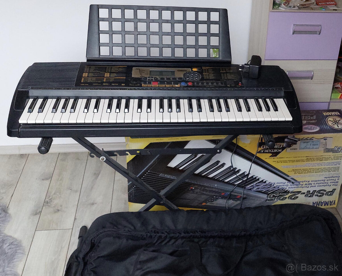 Yamaha PSR-225, stojan, puzdro