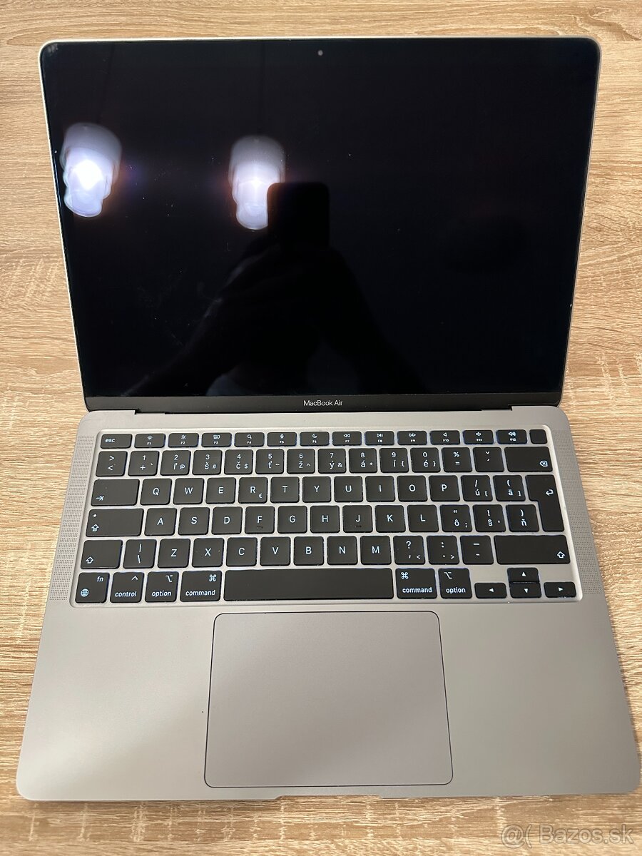 Predám Macbook Air M1 2020 8GB RAM 512GB SSD