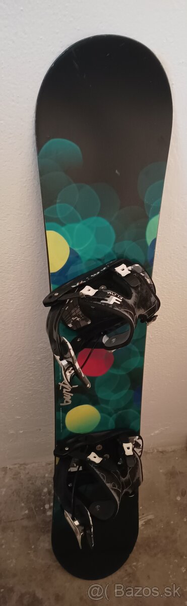 153 cm snowboard BURTON + viazanie Flow