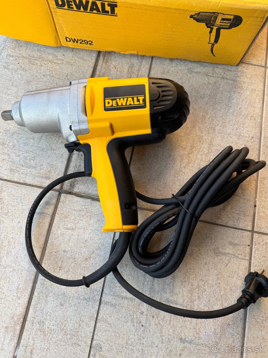 Predám nový rázový uťahovák DW292 DEWALT