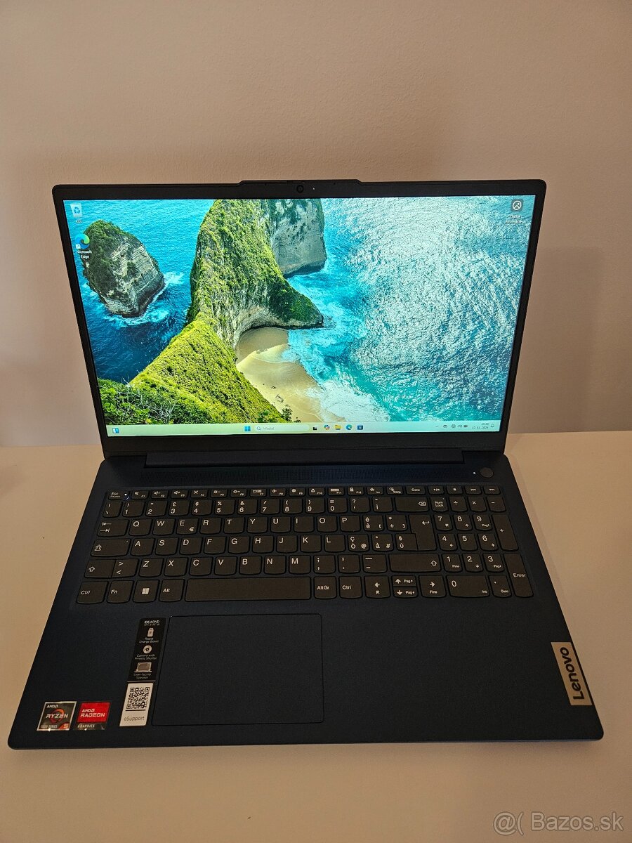 Lenovo IdeaPad slim 3 Ryzen 5 7520U / 8GB RAM / 512GB SSD