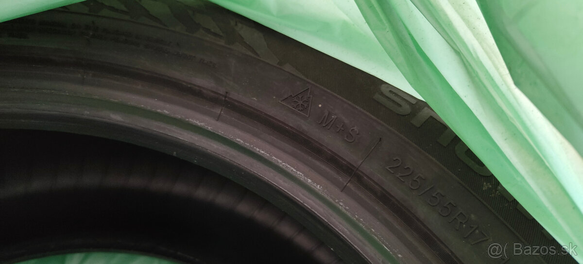 Predám Nokian Snowproof 1 XL 225/55 R17