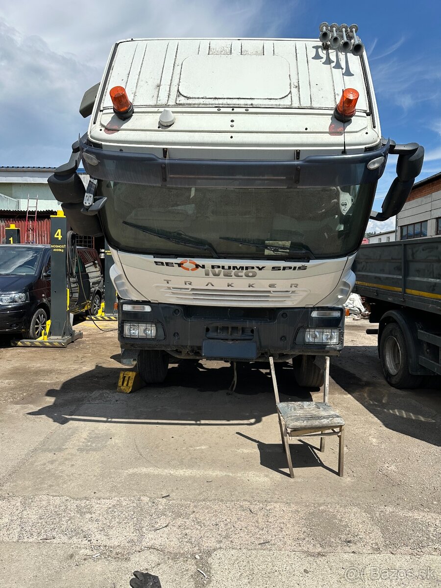 IVECO TRAKKER AD340T41B