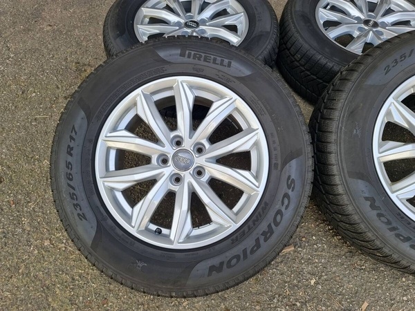 zimní Alu kola disky orig. Audi Q5 Q3 Škoda r17"