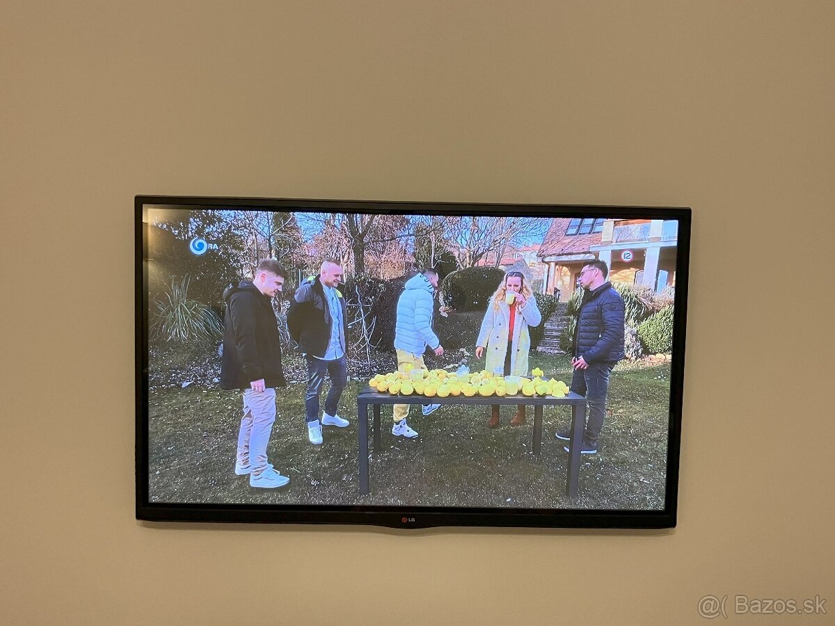 LG televizor 50"