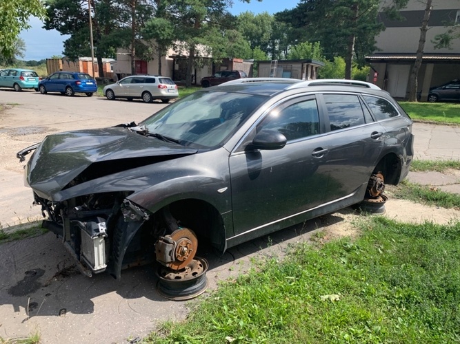 Rozpredám na diely Mazda 6 II combi 2.2 D 120kW R2AA