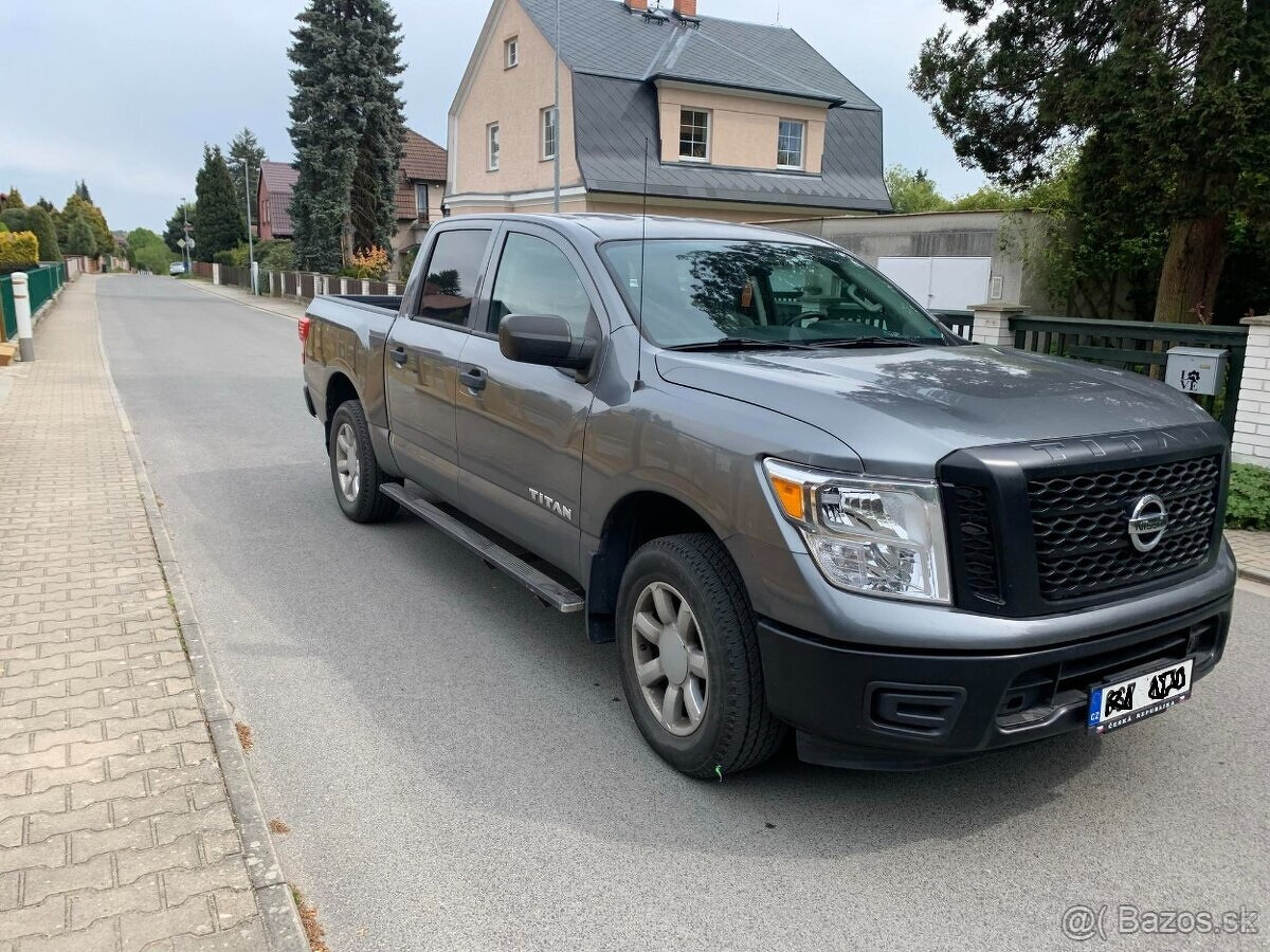 98.000km Nissan titan cz Spz automat v8 benzin