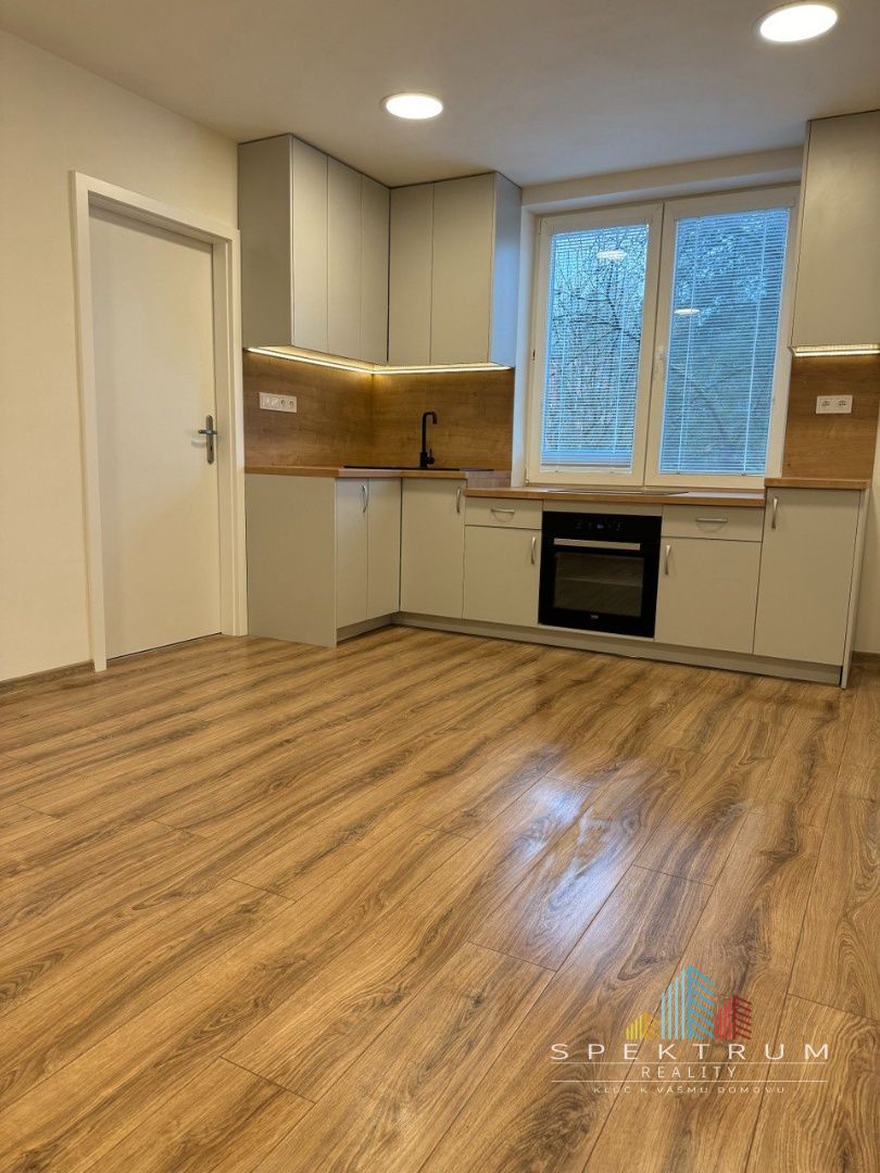 SPEKTRUM REALITY- Na PREDAJ 3 -izbový byt, 57 m2, Handlová