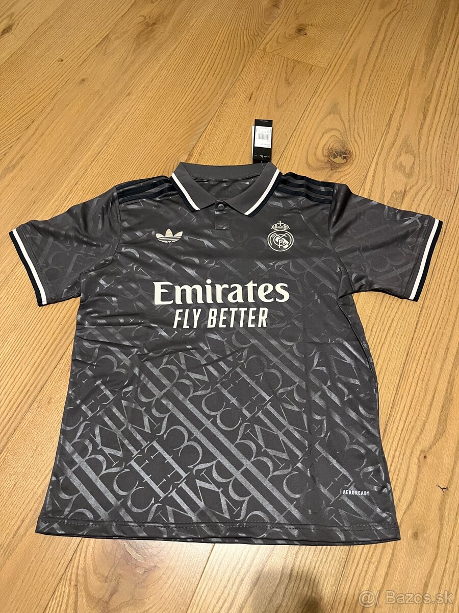 Real Madrid 2024/2025 Tretí Dres