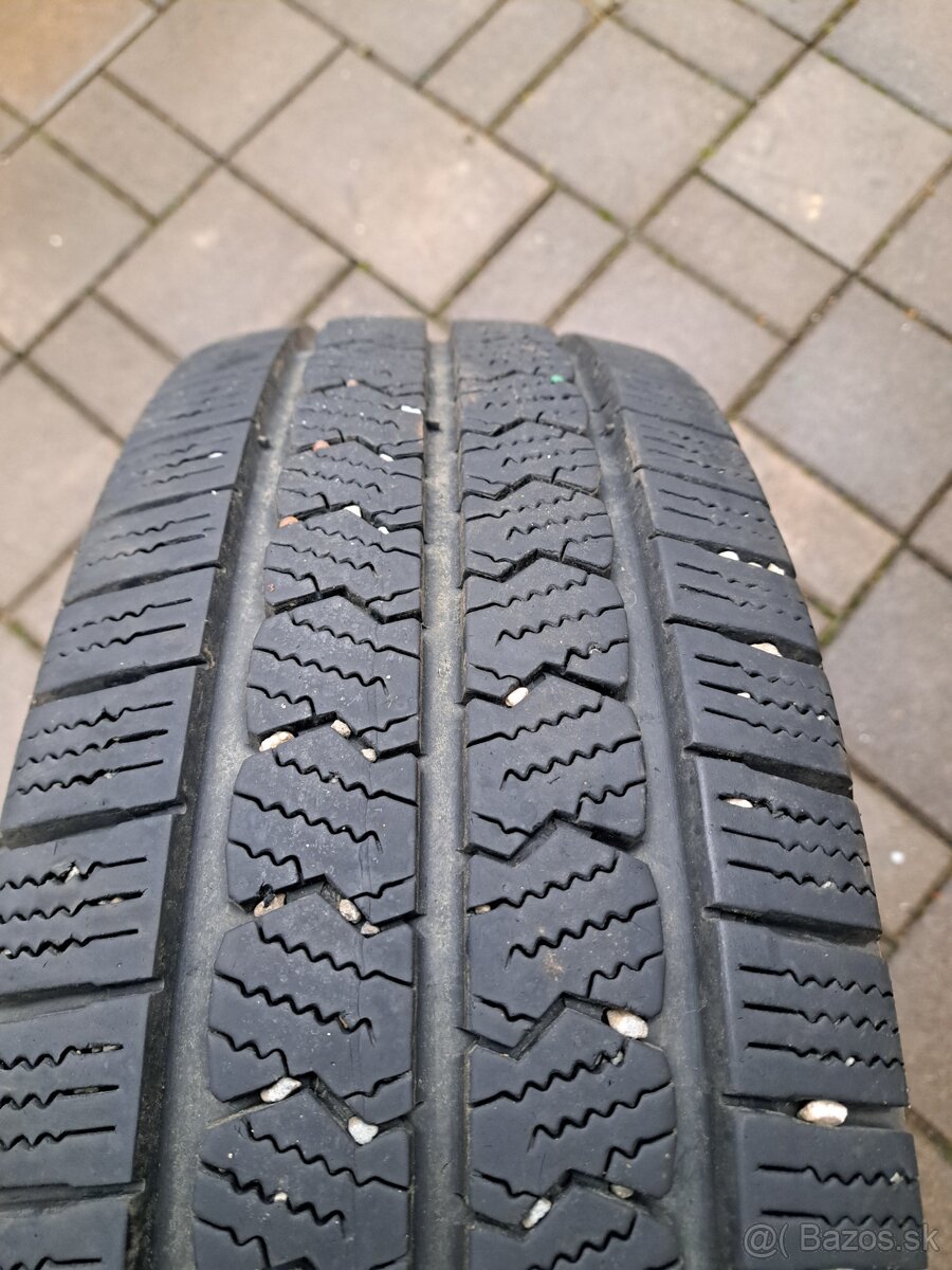 Zimna pneu 205/65 R16 C