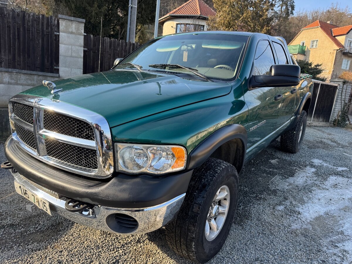 Dodge ram 2500 HEAVY DUTY 5.9 cummins 4x4 manual 6q