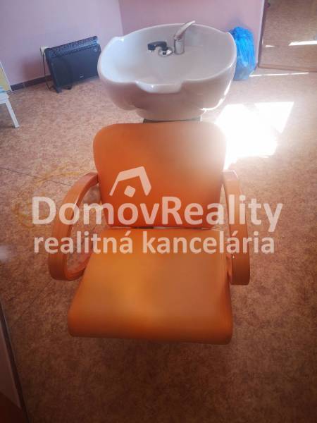 Barber / Kadernícky salón Prievidza – v blízkosti stanice