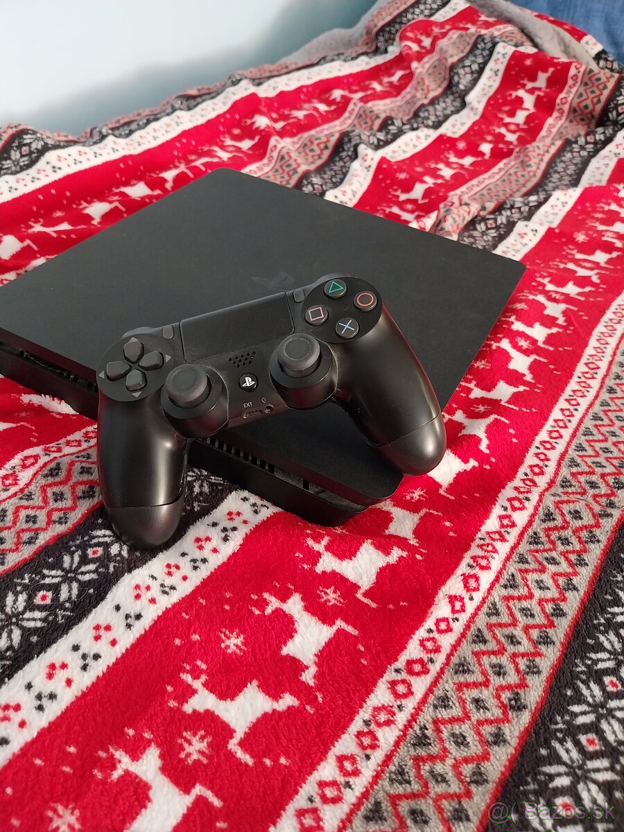 Playstation 4 slim