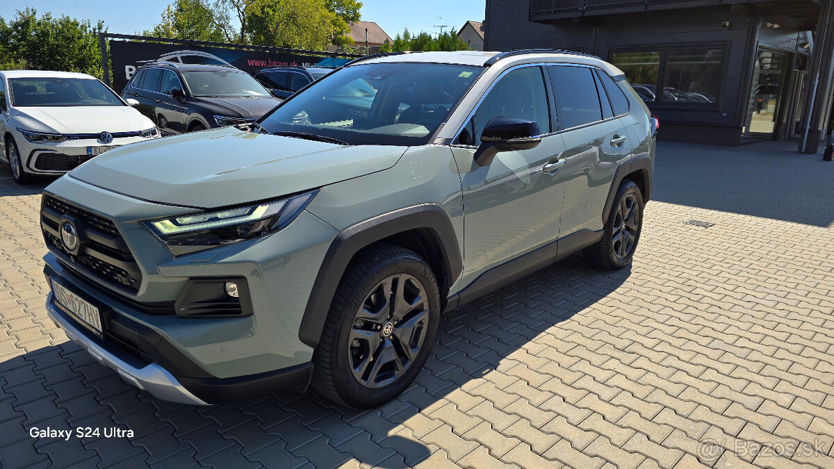 Toyota RAV4   2.5 benzin 131 kw hybrid