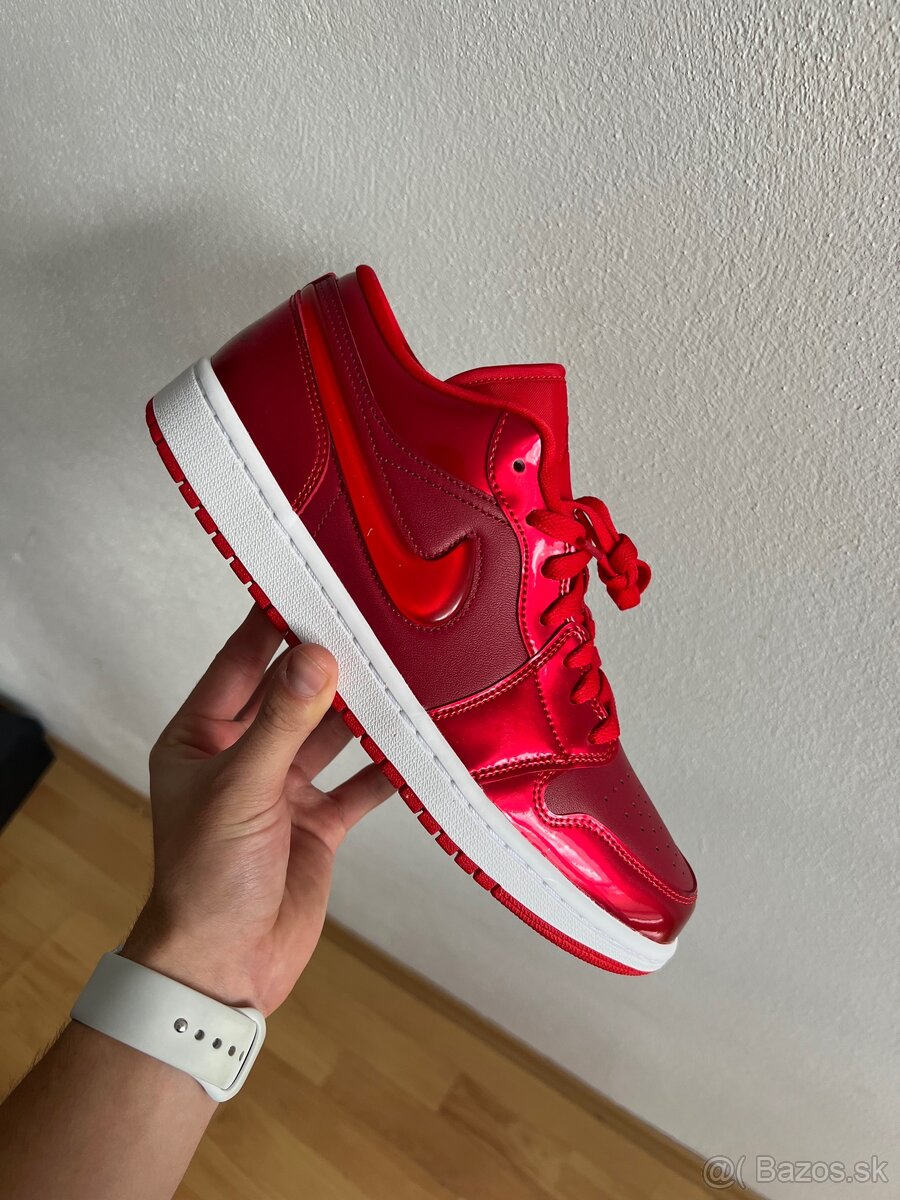 Nike Air Jordan Low Red