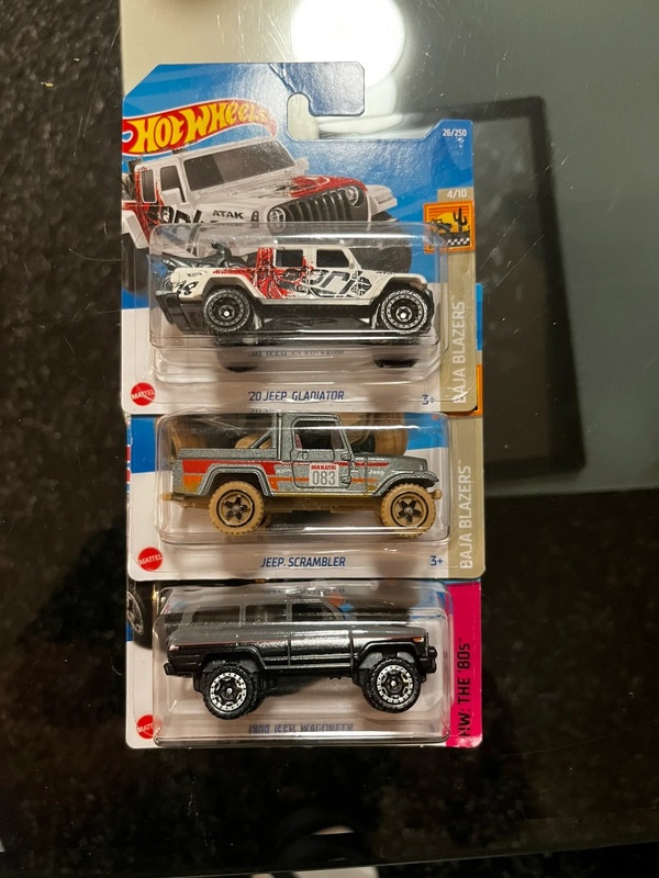 Hot wheels Jeep 3ks