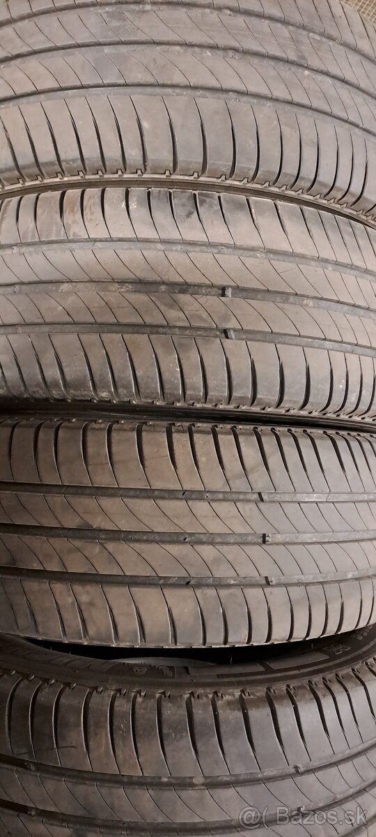 Predám 4ks slušné letné 235/65r16C Michelin na dodávku