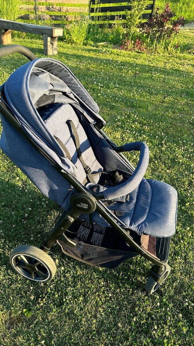 Britax B-Agile M