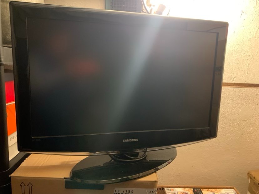 LCD Samsung LE32R81B