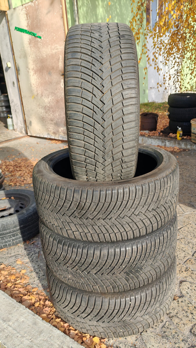 Celoročné pneu --- 255/40 R20 --- PIRELLI