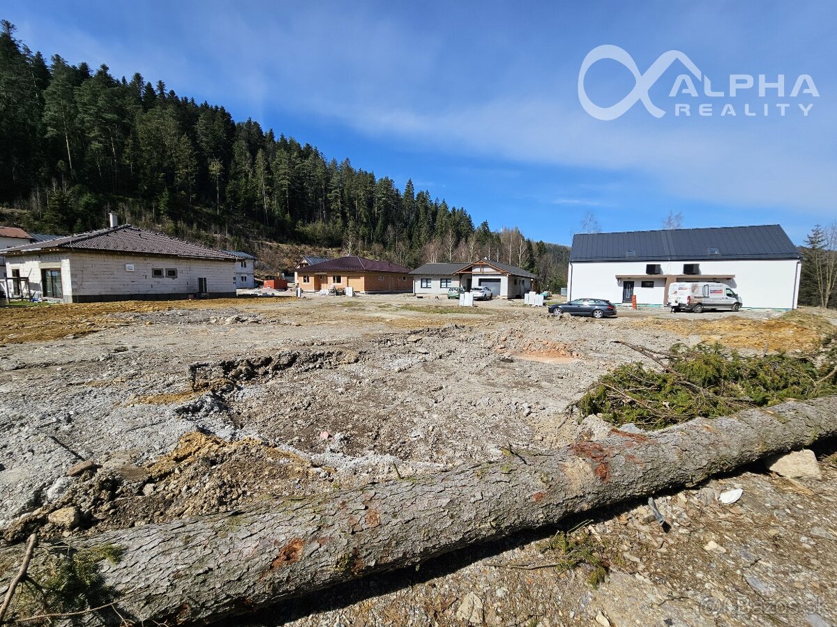 EXKLUZÍVNE Stavebný pozemok, 916m2, Novoveská Huta