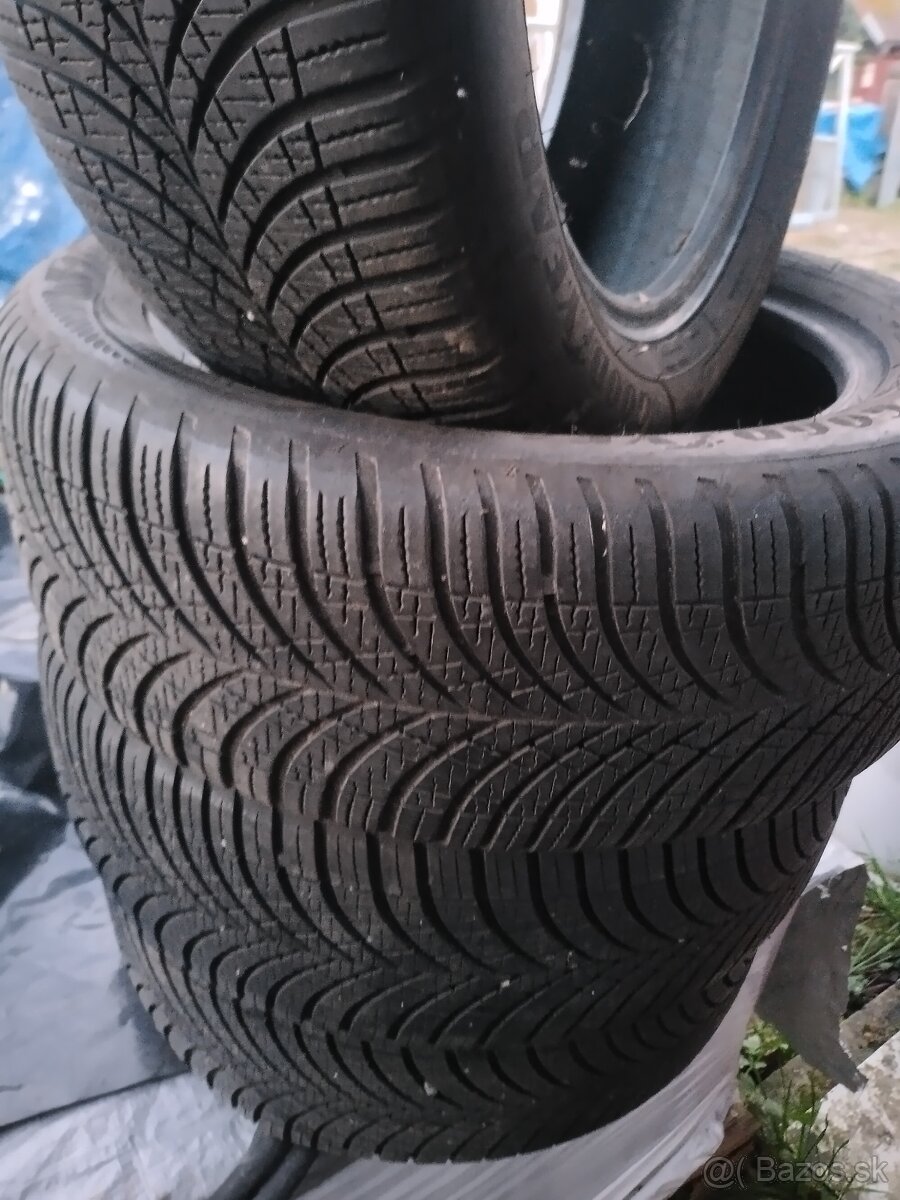 Zimné pneu 215/55 R17